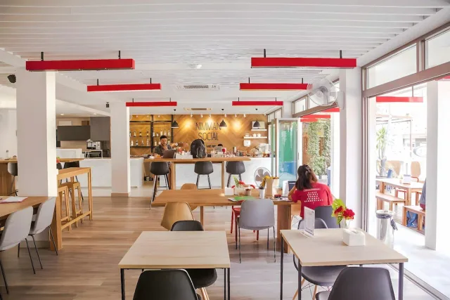 ALEXA Nimman Hostel รูปที่ 2