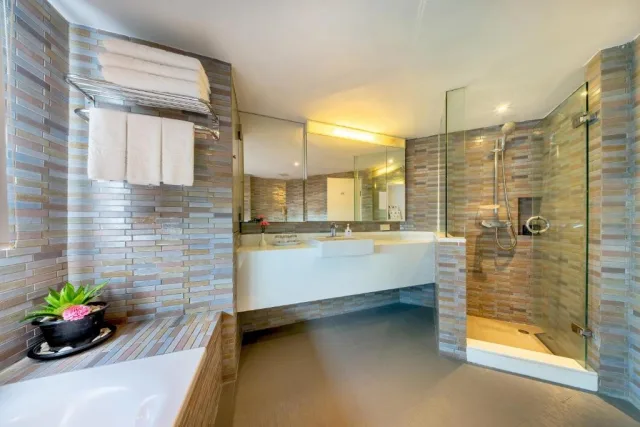 Jomtien Palm Beach Hotel & Resort - Family-Friendly