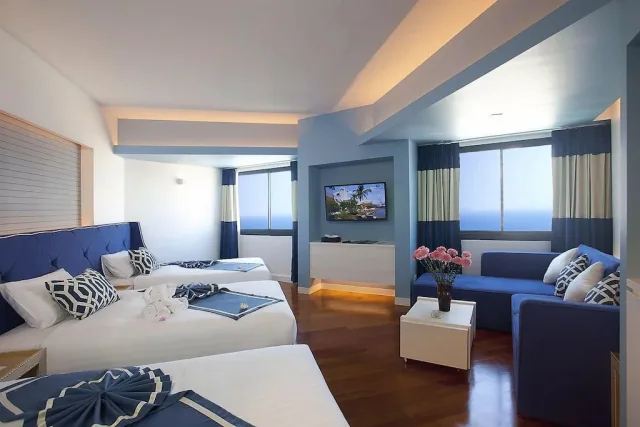 โรงแรมจอมเทียนมีโบว์ลิ่ง – Jomtien Palm Beach Hotel & Resort - Family-Friendly