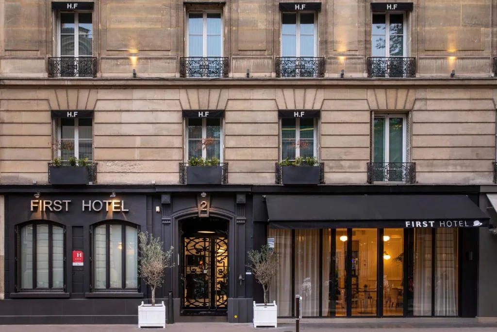 First Hotel Paris Tour Eiffel รูปที่ 1