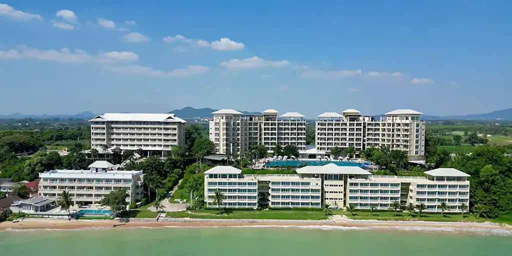 Royal Phala Cliff Beach รูปที่ 2