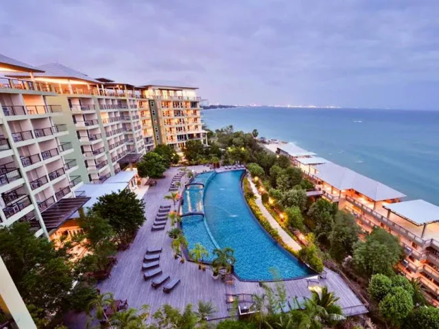 Royal Phala Cliff Beach รูปที่ 1