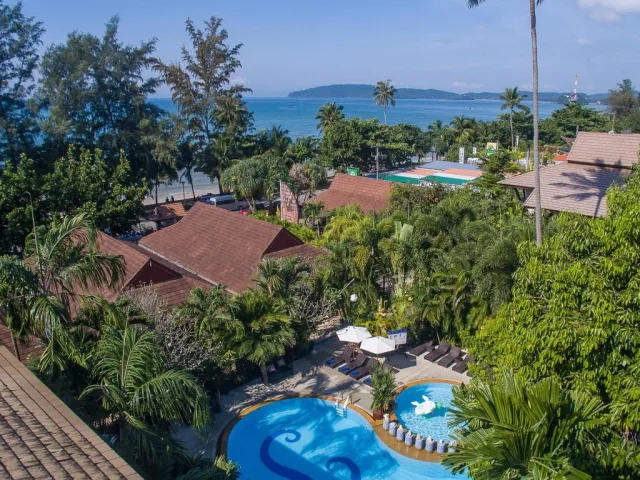 Aonang Princeville Villa Resort & Spa-GHA WellHotel-Halal Certified Beach Front รูปที่ 1